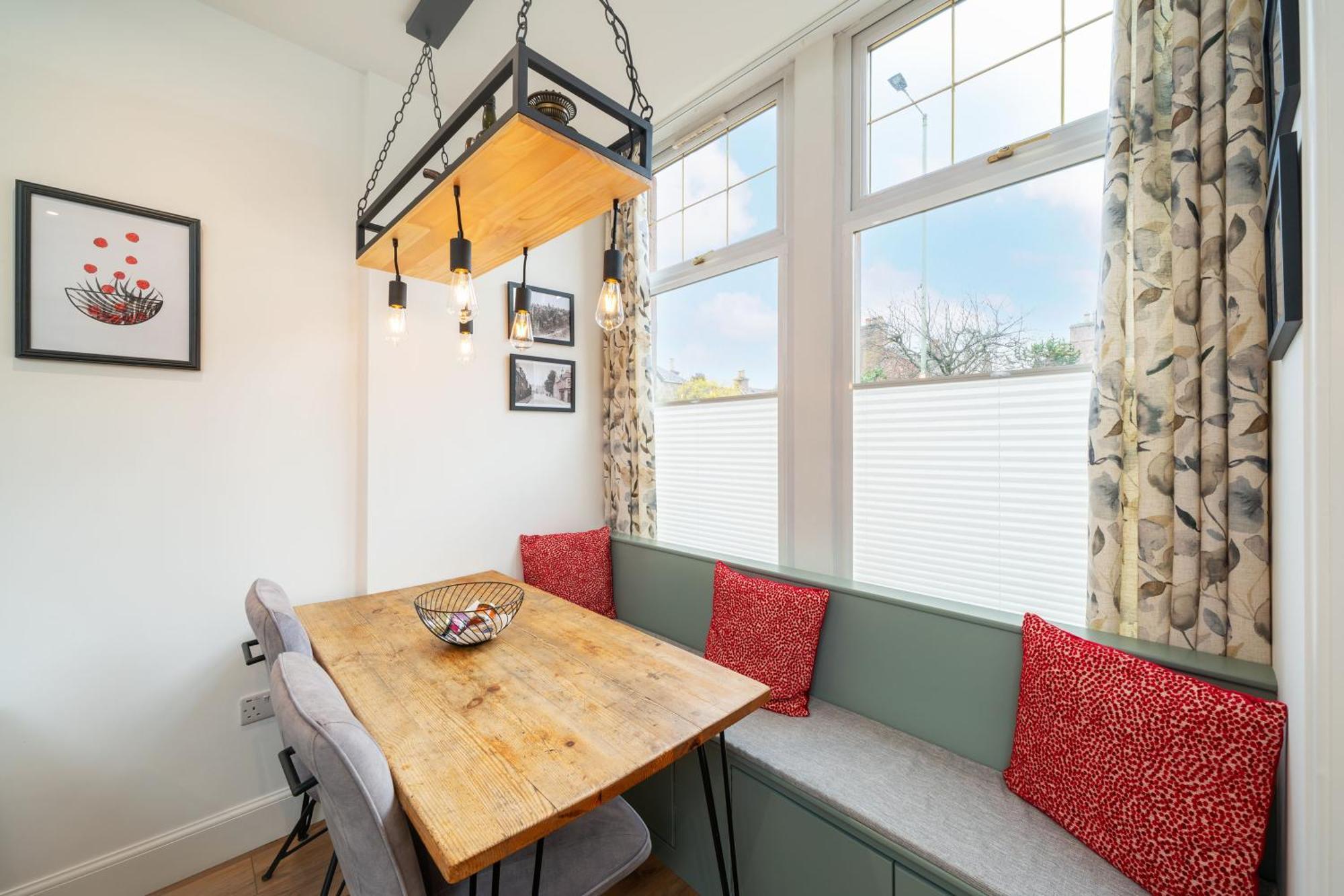 Apartamento Grange8 Luxury Snug & Courtyard In Blairgowrie Blairgowrie and Rattray Exterior foto